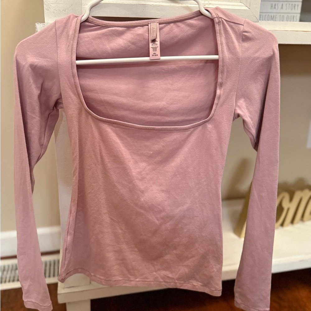 SKIMS Square Neck Long Sleeve Top in Dusk